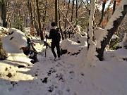 63 La neve fresca e soffice permette una facile divertente discesa